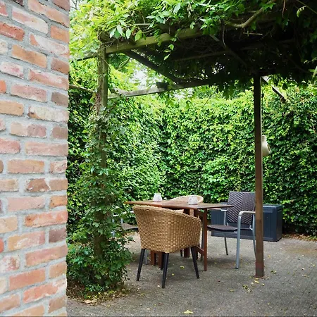 Bed & Breakfast De Peelvos 3*